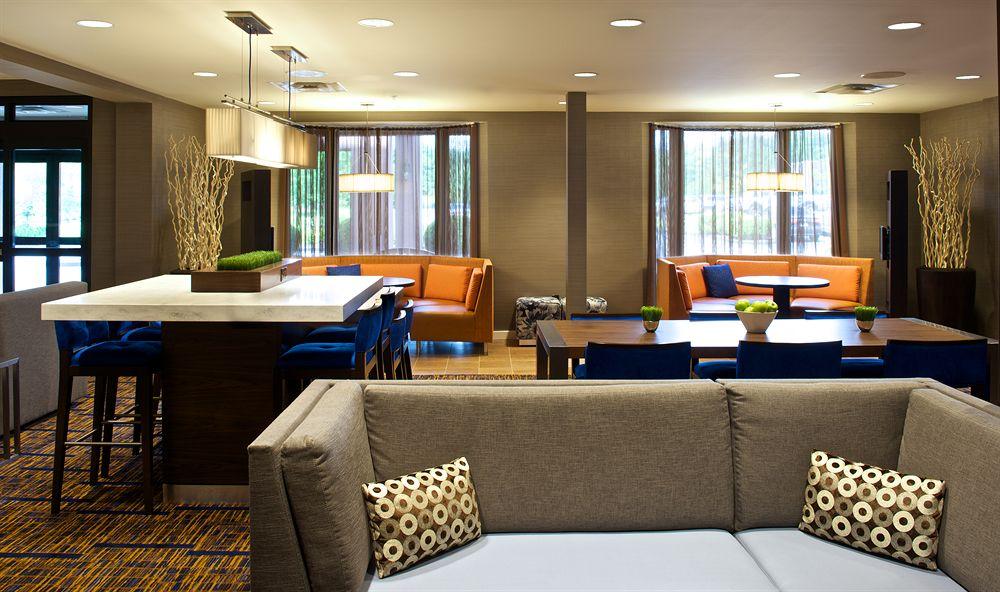 Country Inn & Suites By Radisson, Columbus-Edinburgh Exterior photo