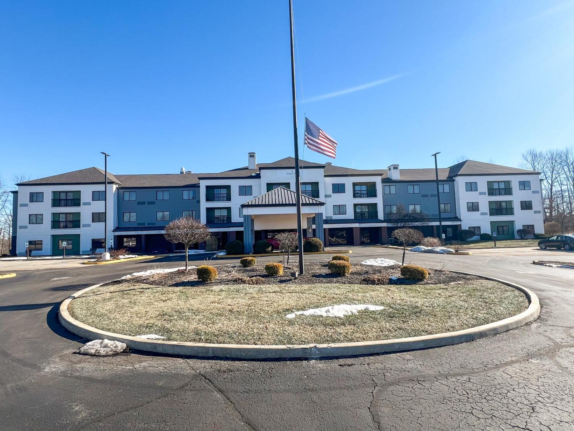 Country Inn & Suites By Radisson, Columbus-Edinburgh Exterior photo