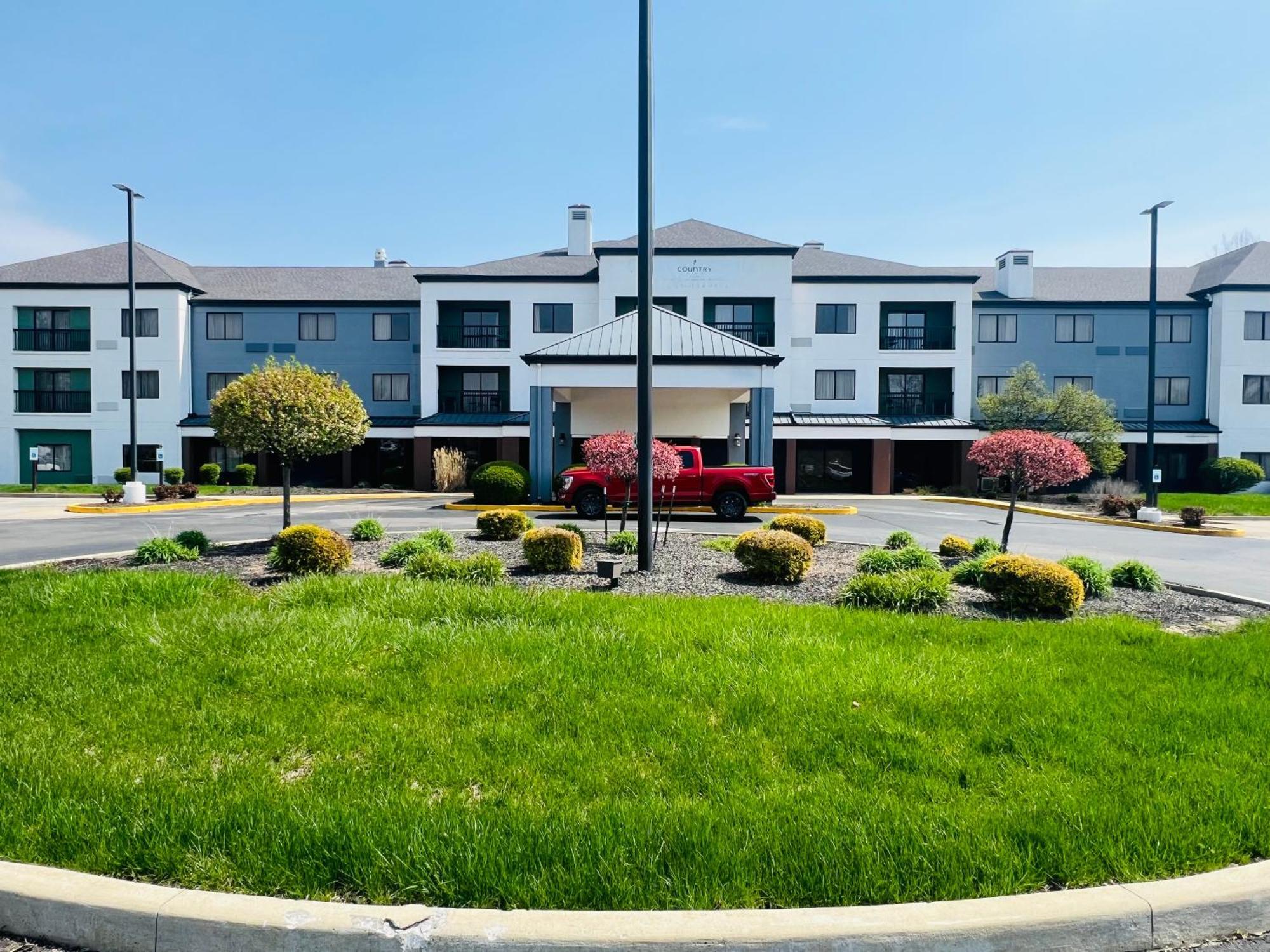 Country Inn & Suites By Radisson, Columbus-Edinburgh Exterior photo