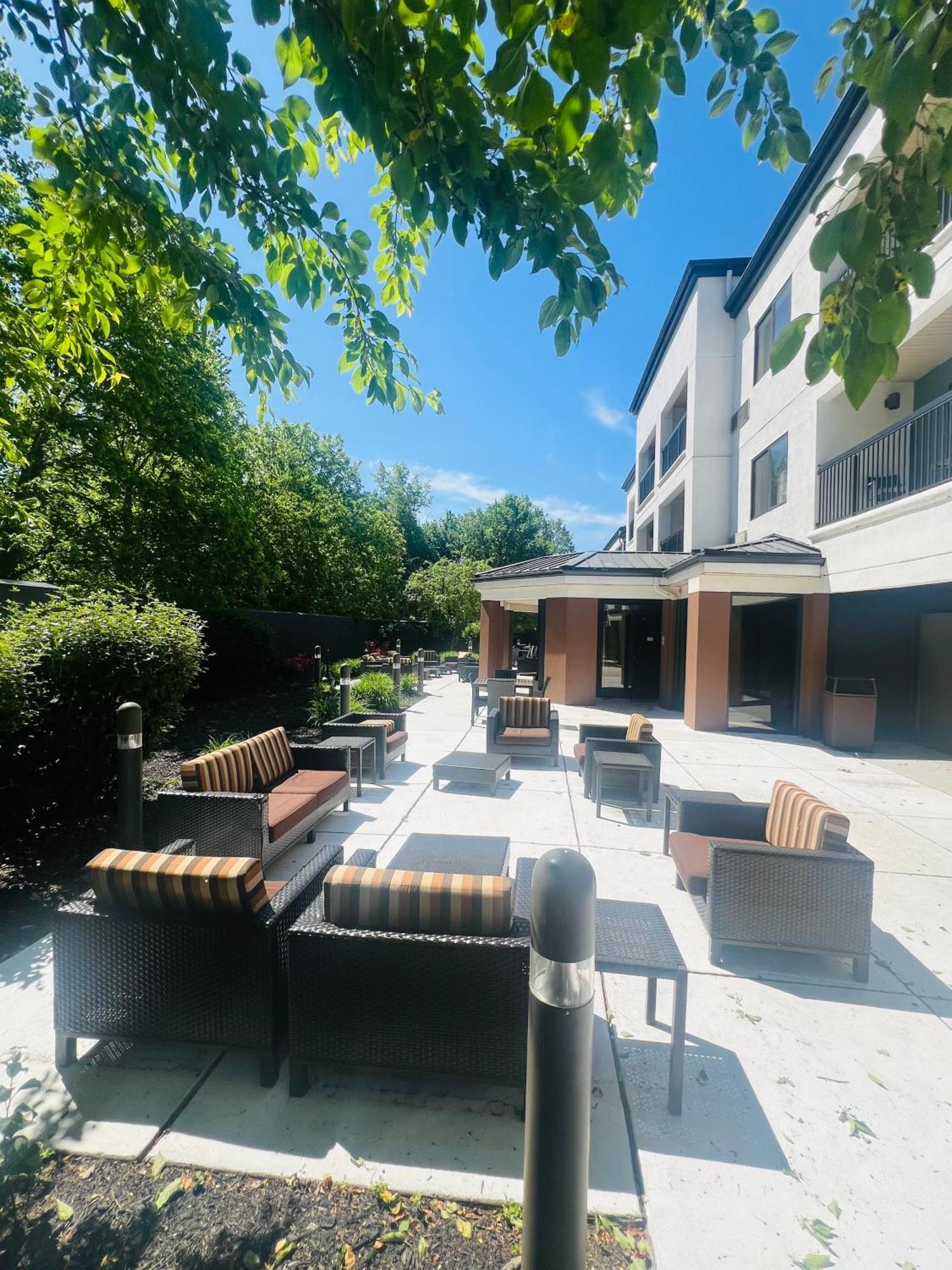 Country Inn & Suites By Radisson, Columbus-Edinburgh Exterior photo