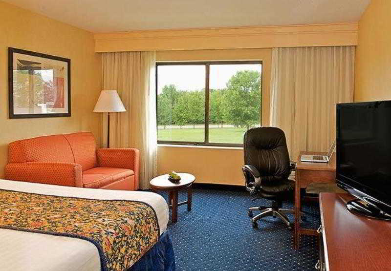 Country Inn & Suites By Radisson, Columbus-Edinburgh Room photo