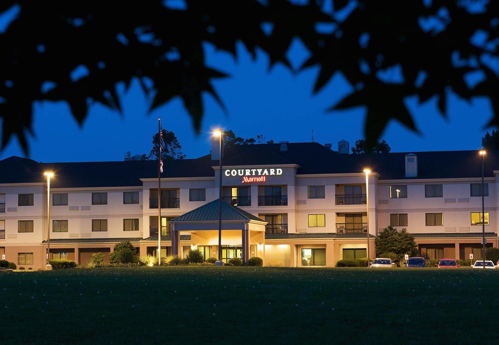 Country Inn & Suites By Radisson, Columbus-Edinburgh Exterior photo